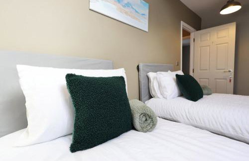 Modern Comfort 4 Bedrooms and Great Location - Foto 74