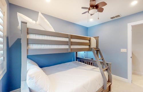 Lakefront home with hot tub, dock, kayaks, central AC, & great lake views - Foto 18