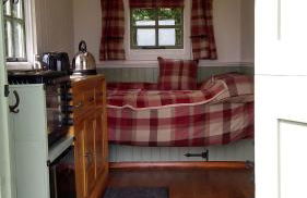 Shepherd's Lodge - Shepherd's Hut with Devon Views for up to Two People and One Smaller Dog - Foto 5