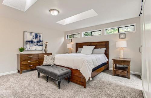 Spacious 4-bedroom home with outdoor deck - Foto 16