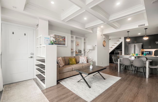 Etobicoke 2 Bedroom Townhouse Close to Waterfront - Foto 17