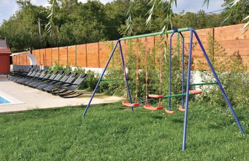 Lovely Home In Rumin With Kitchen - Foto 9