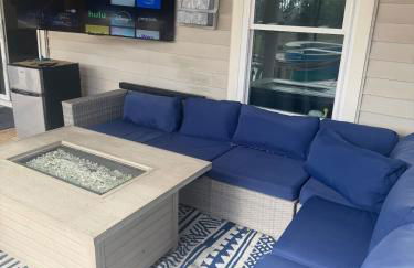 Ultimate Backyard Oasis, Heated Pool, Spa and Lake - Foto 29