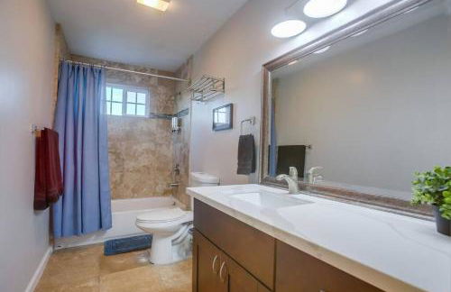 Large Pool Home on Two Acres with Views! - Foto 26