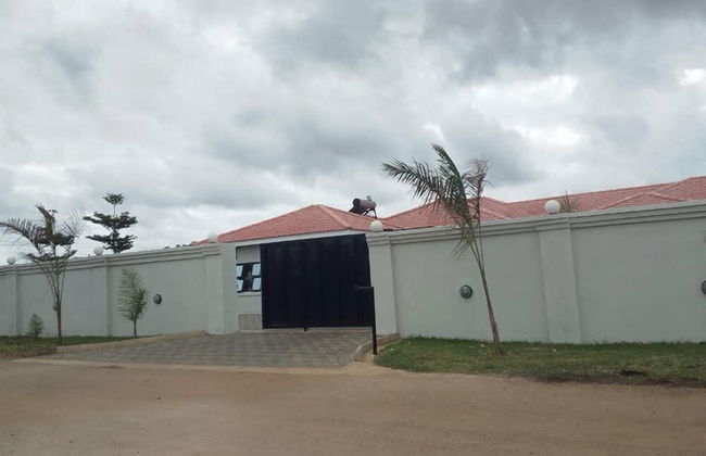 Luxury 3 Bedroom Self Catering Apartment- Masvingo - Foto 34