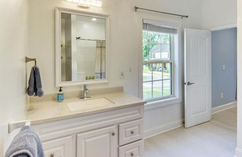 Home with Private Yard - Walk to Swamp Rabbit Trail - Foto 12