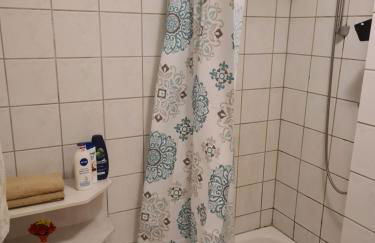 Privates Studio mit Balkon und Übernachtungsmöglichkeit in eine Wohngemeinschaft in der Nähe des Flughafens Leipzig,Halle - Foto 5