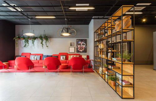 Charlie Alphaville - Foto 8