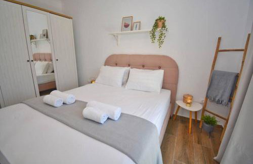 Potamos Deluxe White Apartment - Photo 6