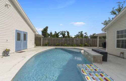 Escape to Paradise w Saltwater Pool 25 Min to PCB - Foto 27