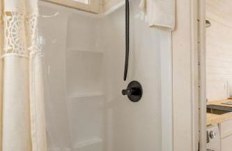 Stay Portland - The Tiny Oasis Steps to Local Coffee & Restaurants - Photo 42