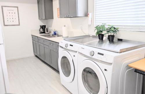 City Retreat Minutes to DT - Foto 47