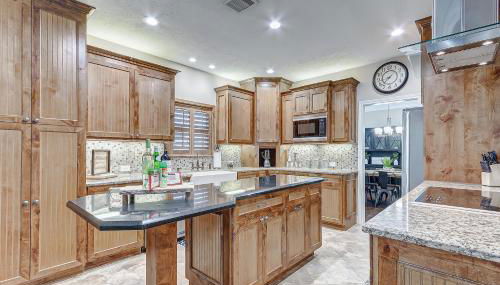 Best of Lake Conroe - Sleeps 16 - Lakefront Memories - Foto 5, stove, pet friendly, storage