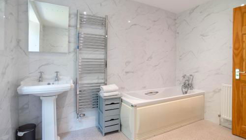 Fabulous 2 Bed Cottage - Outstanding Sea Views - Foto 4