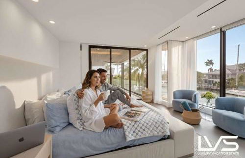 Carlotta- New Construction Luxury Waterfront Villa - Foto 5