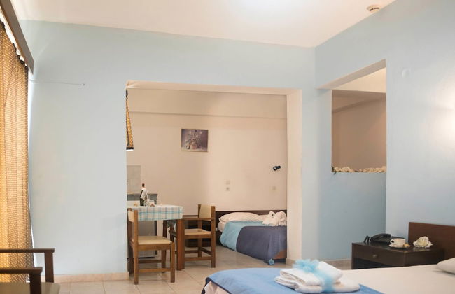 Antonios Hotel - Photo 27