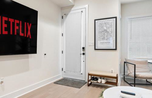 Designer 3-Bedroom Home with King Bed, Family-Friendly, Columbia Heights - Foto 22