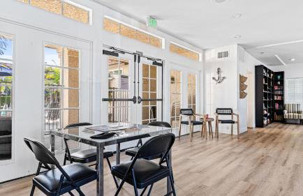 Walk to Beach Pool Hot Tub Private Patio Parking Seabreeze Retreat - Foto 39