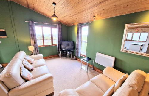 Ochil 8 with Private Hot Tub - Fife - Loch Leven - Lomond Hills - Photo 11