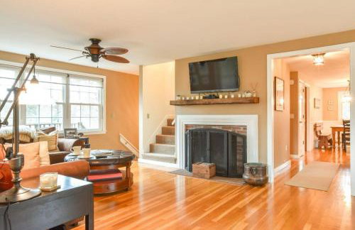 Spacious w Large Outdoor Area Fire Pit - Foto 10