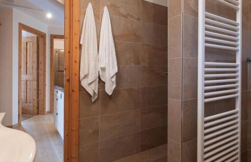 Chalet Tyrolian Apartments - by Familiaris - Pools 500 meters - Foto 33