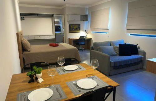 Com piscina e academia para você MIN404 - Foto 1