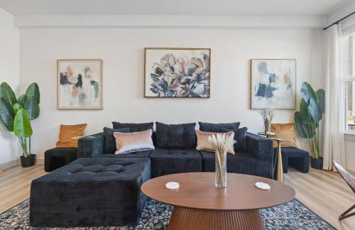 Stylish Ground Floor 2BR 2BA with Private Patio - Foto 1