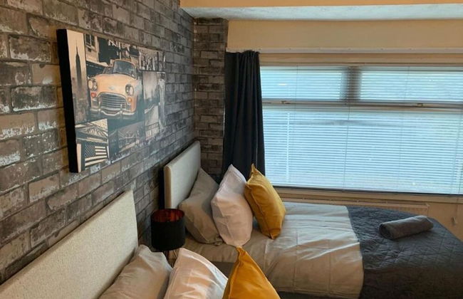 Bridge House 5 Beds up to 8 People Contractors Reunions Long or Short Stays - Foto 2