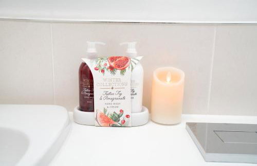 Milton Keynes new 5-Bedrooms 14guests Contractor family holiday Free Parking - Foto 59