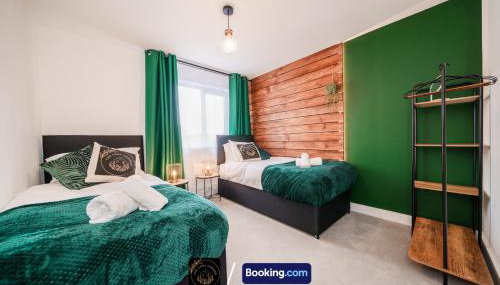 Manchester 3-Bed House l Free Parking l WiFi l Your Home Away From Home hosted by The Cosy Corner Nationwide - Foto 4, towels, wardrobe