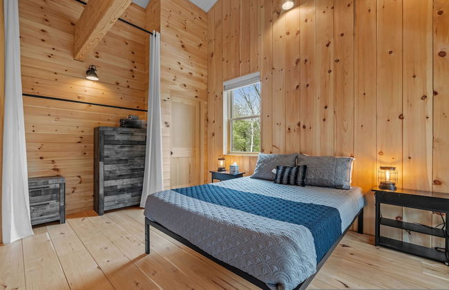 Ski Cabin w Hot Tub Gas Fireplace Near Cranmore - Photo 26