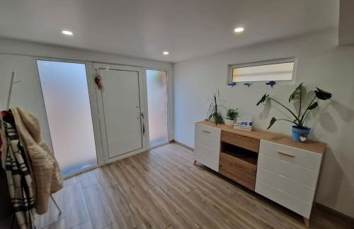 Pool House Minutes from Beach - Photo 27