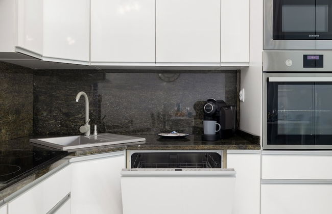 Beach Wave Apartment by Renters Prestige - Photo 9