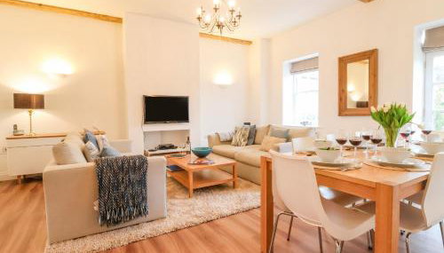 Feathers, Blythburgh - Foto 1