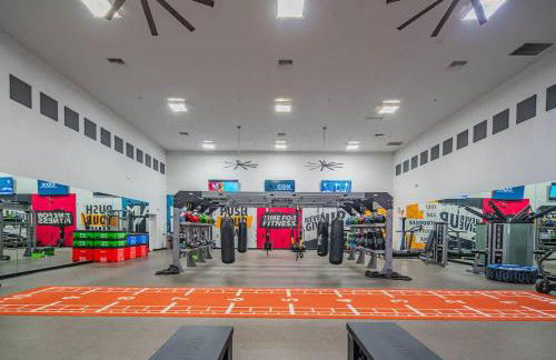 Amiable 2BD King Bed with Pool, Hot Tub, Gym, Parking - Foto 10