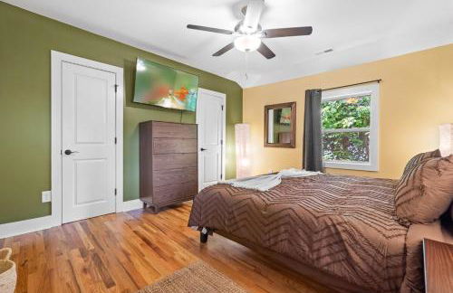 Boho 5BR Modern Villa w Hot Tub, Grill, Patio and Backyard - Foto 11