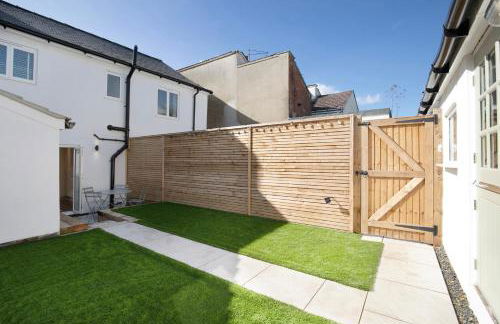 Beautifully refurbished cottage in lower Wivenhoe. - Foto 37