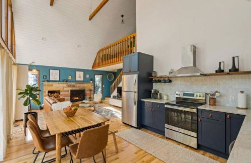 The Blue Forest Chalet - Kayak, Hike, Hot Tub - Foto 38