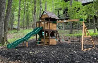 Modern Cabin with Luxury Gym, Firepit + Game Room! - Foto 6