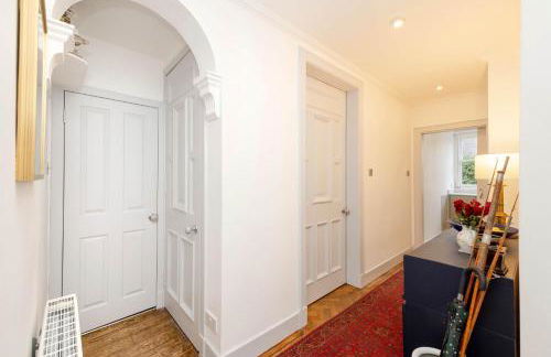 JOIVY Spacious 2-Bedroom Ground Floor Flat - Foto 68