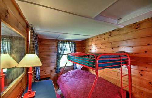 Bayfront Hancock Cottage with Beach Access and Views! - Photo 18