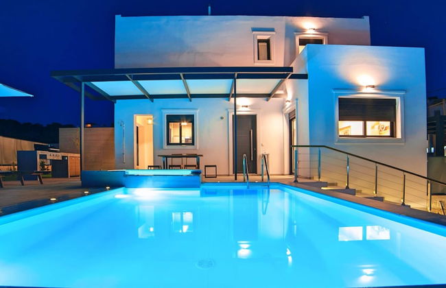 2 New Villas Next Each Other, Pool, Rent Separately or Together at Kournas Lake - Foto 16