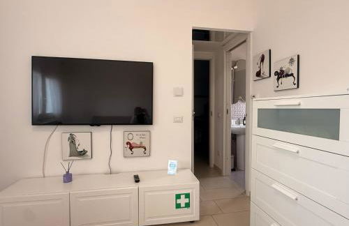 Azure Oasis with parking near the airport & beach - Foto 2