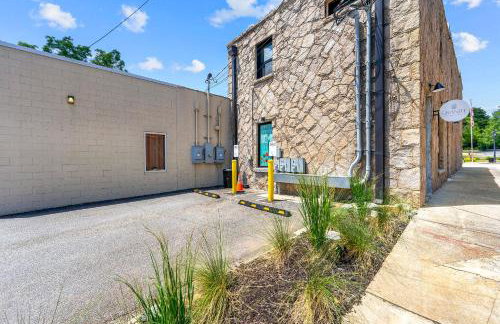 Opulent Loft on Main St -Walk to Stone Mtn Park! - Foto 27