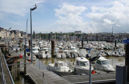 Appartement Quai Ouest, vue entrée port, Stationnement gratuit, Lits faits pour votre arrivée, serviettes de toilettes fournies - Foto 19