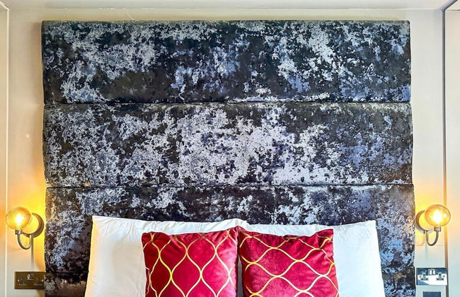 Beautiful Detached Villa - Jacuzzi Bath - Parking - Foto 4