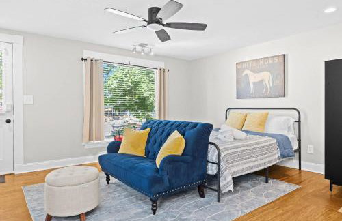 Charming Studio Stay in Vibrant Highlands Area - Foto 8