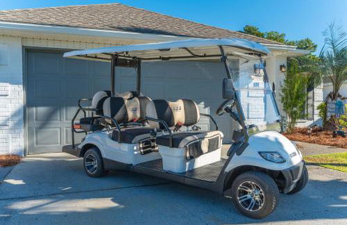 Beautiful Pet Friendly Home! Tropical Pool, Optional Golf Cart & Pool Heat, Minutes to Beach - Foto 46