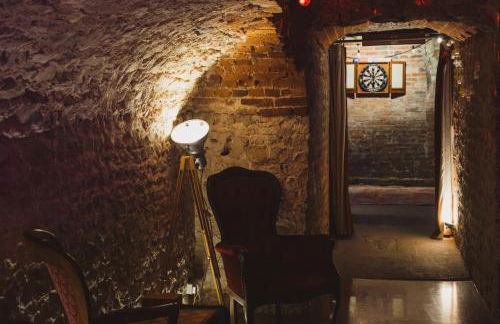 Luxury House Sleeps 14 With Secret Bar Near Bath - Photo 39