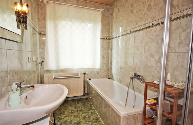 2 bedroom Apartment in Radenthein with garden - Photo 10